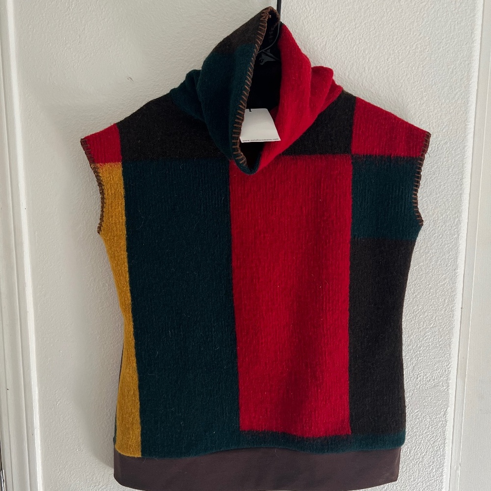 New!!! NATALIA ROMANO WOOL BLEND  TOP